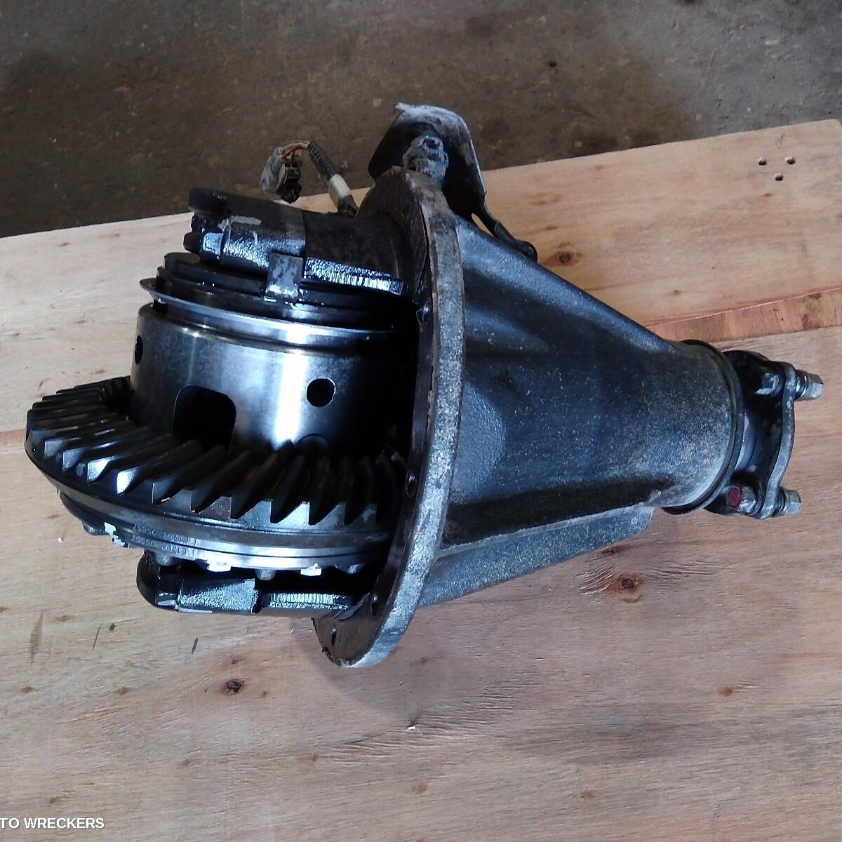2017 TOYOTA HILUX Differential Centre