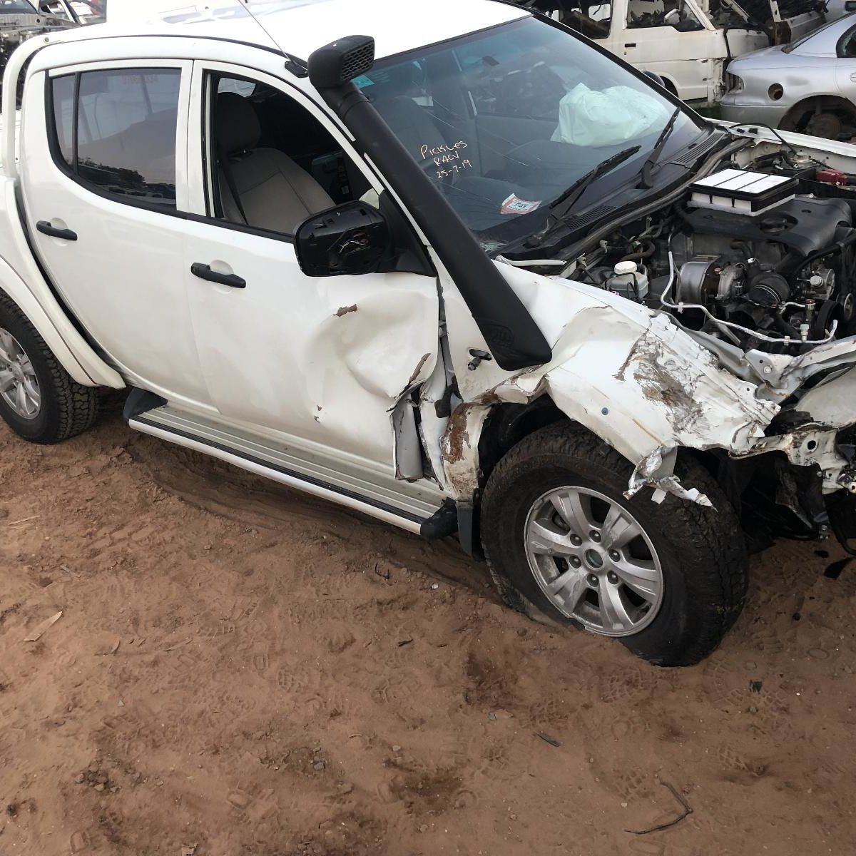 2015 MITSUBISHI TRITON LEFT REAR DOOR/SLIDING