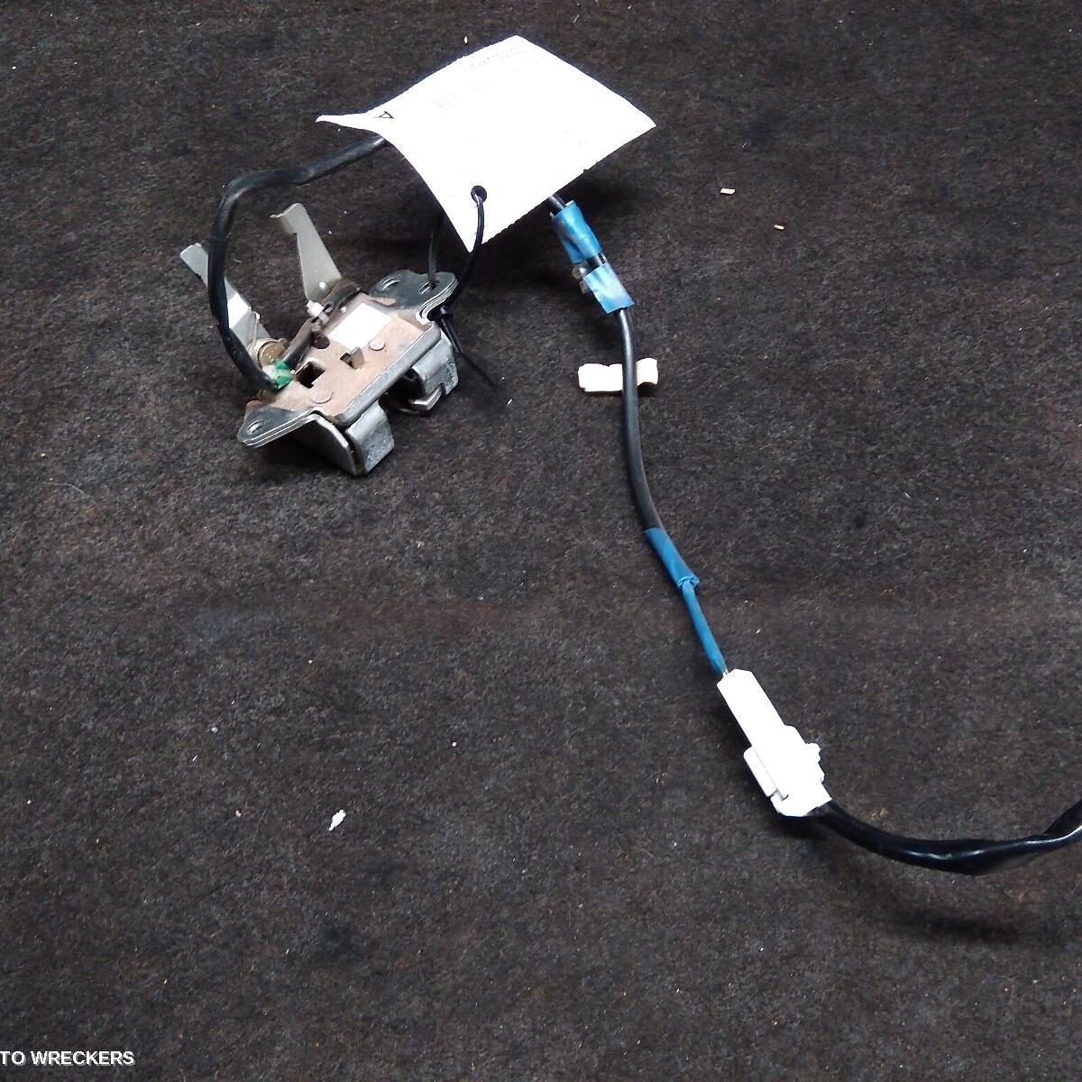 2005 TOYOTA ECHO Door/Boot/Gate Lock