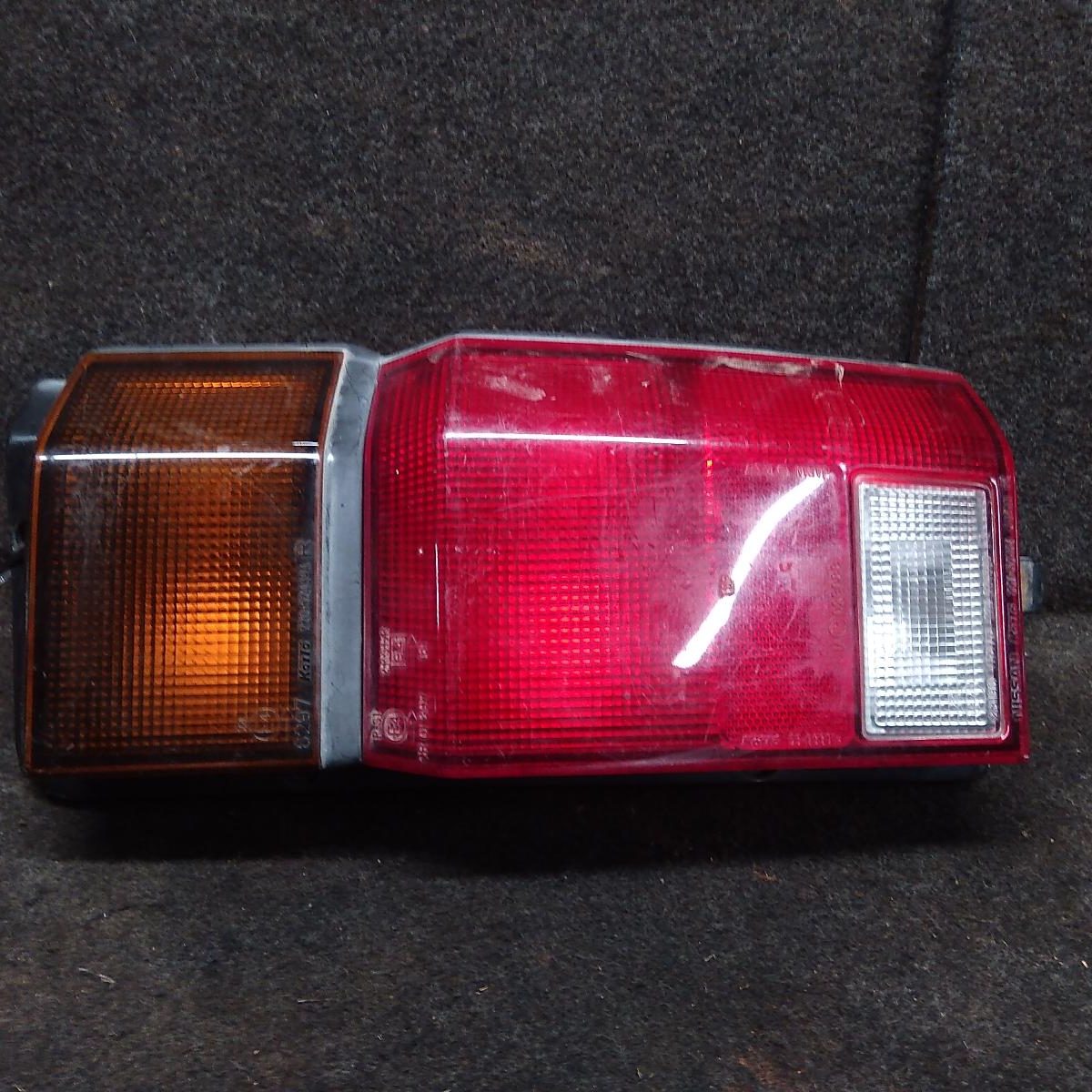 1991 NISSAN NOMAD RIGHT TAILLIGHT