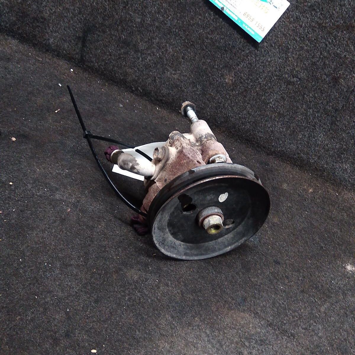 1999 TOYOTA HILUX Steering Pump