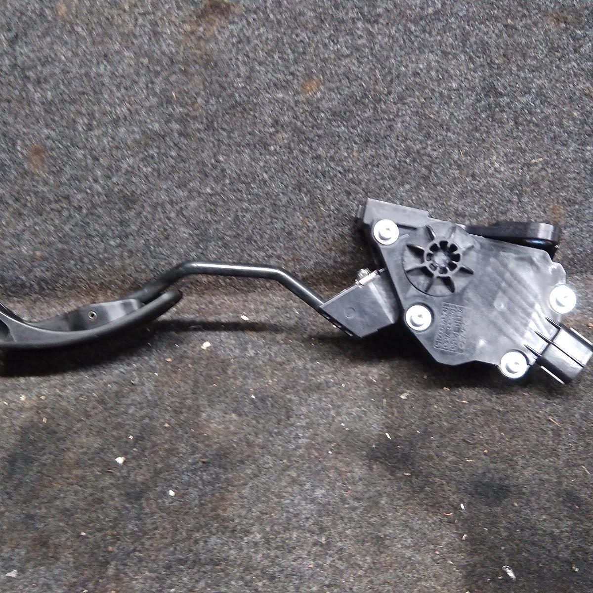 2010 TOYOTA COROLLA PEDAL ASSEMBLY