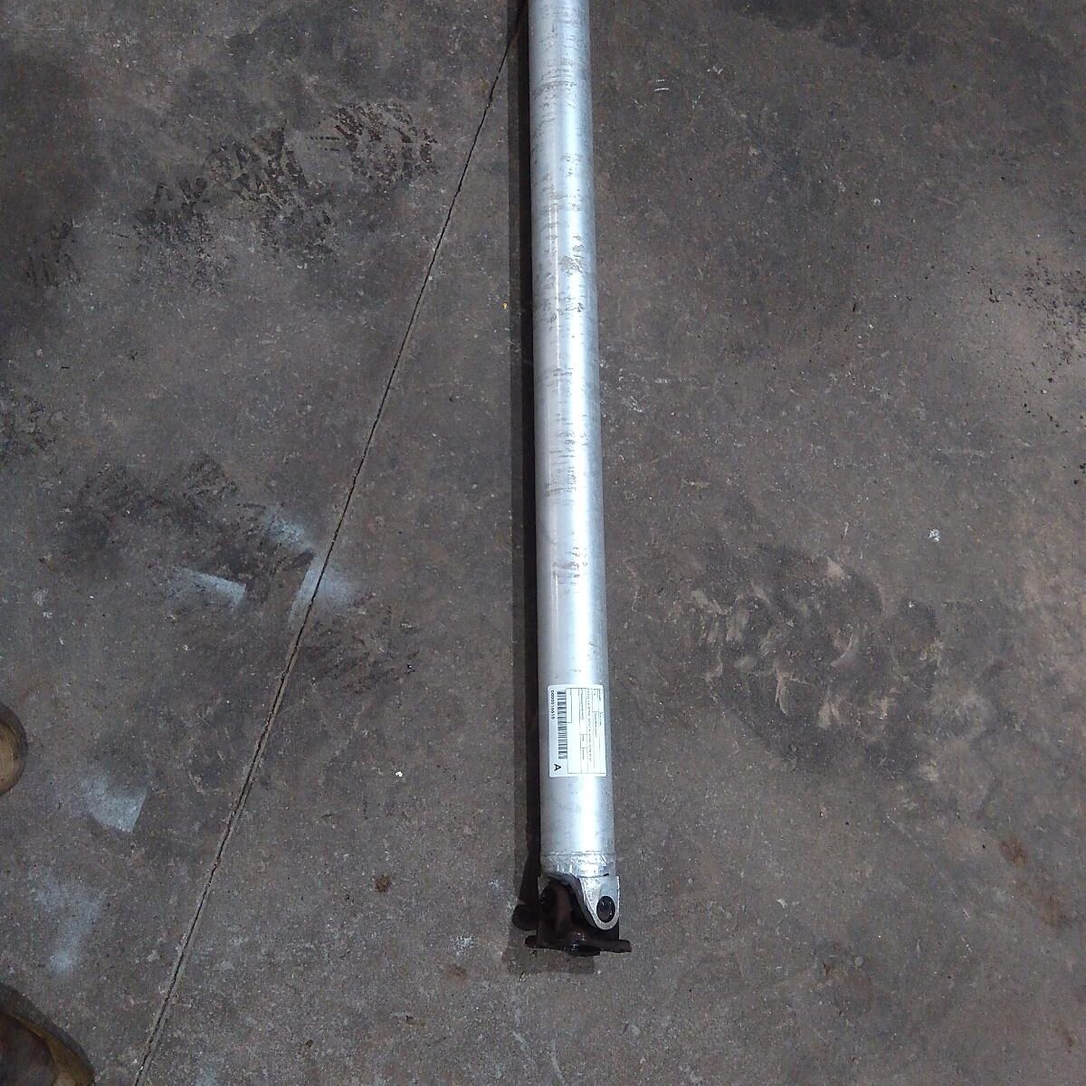 1998 FORD FALCON REAR DRIVE SHAFT