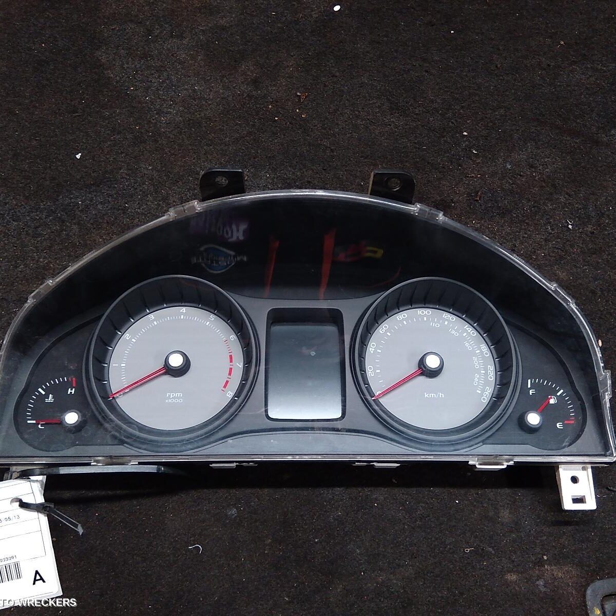 2009 HOLDEN COMMODORE Instrument Cluster