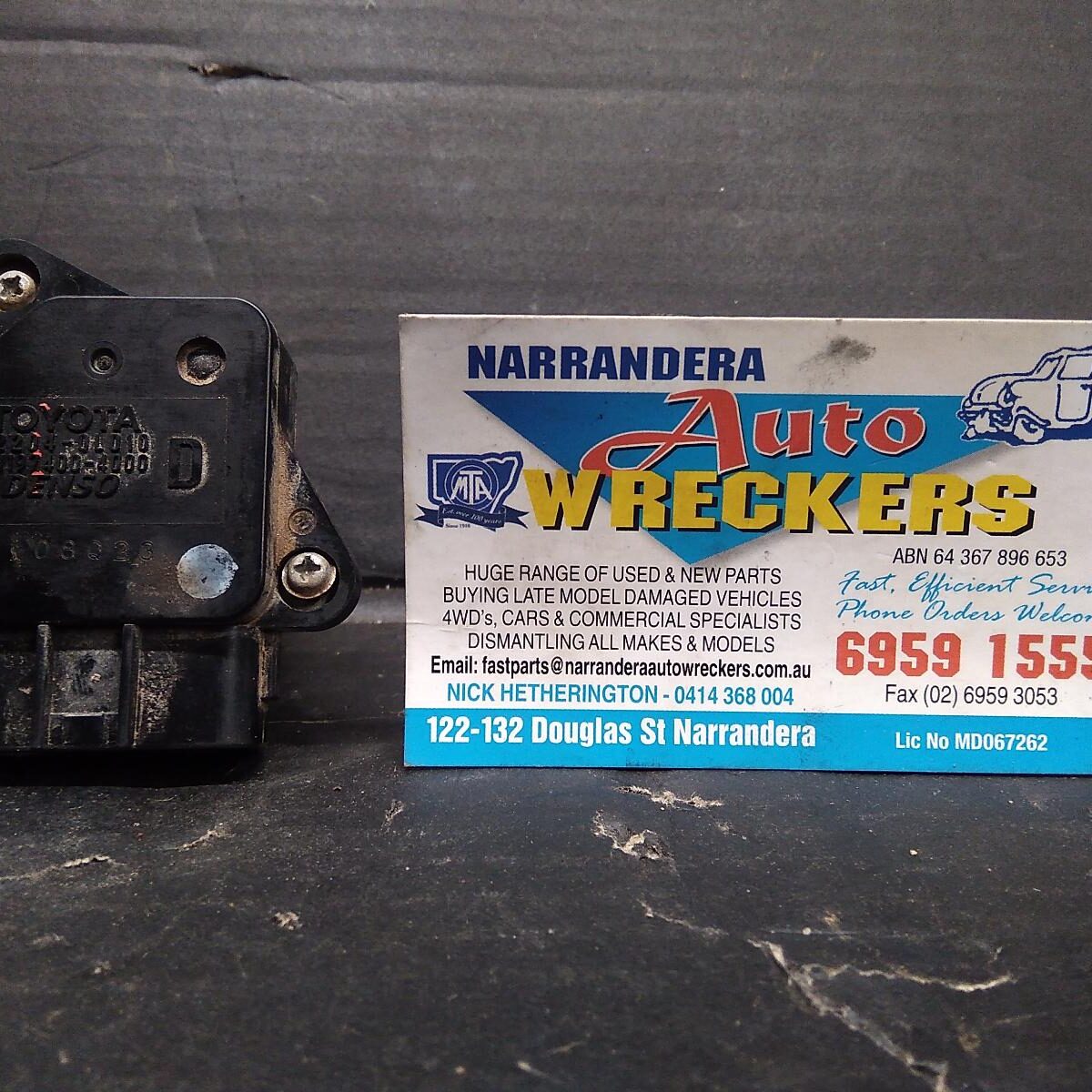 2013 TOYOTA HILUX AIR FLOW METER