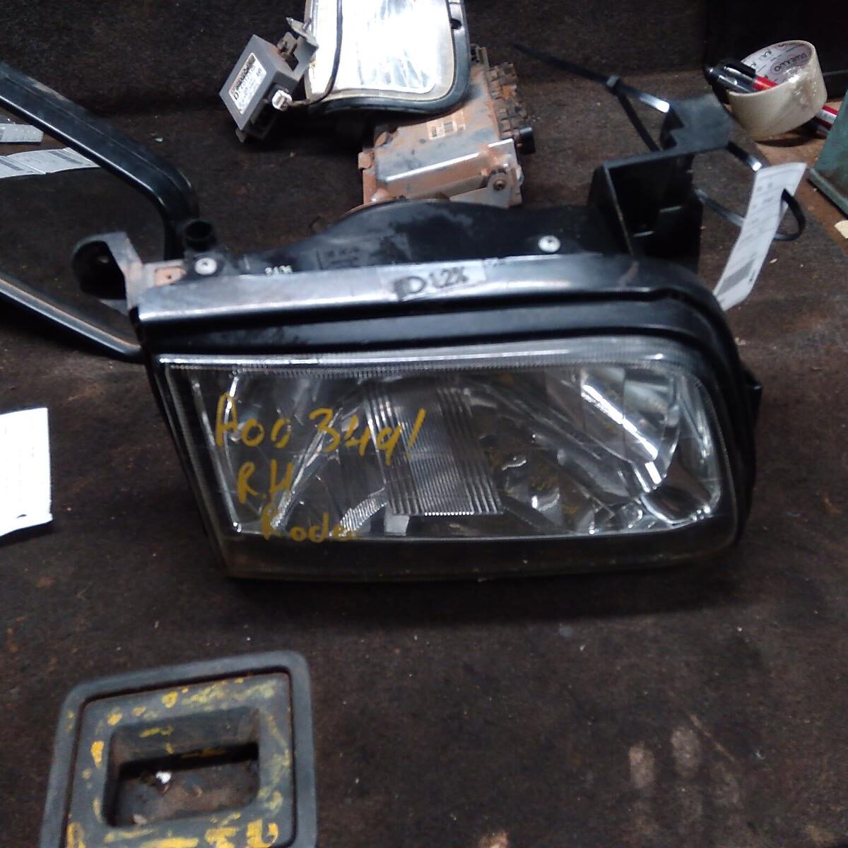 2003 HOLDEN RODEO RIGHT HEADLAMP