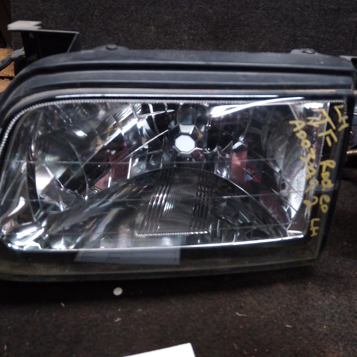 2002 HOLDEN RODEO LEFT HEADLAMP