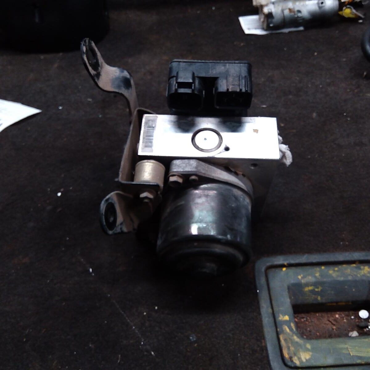 2002 TOYOTA HILUX ABS PUMP/MODULATOR