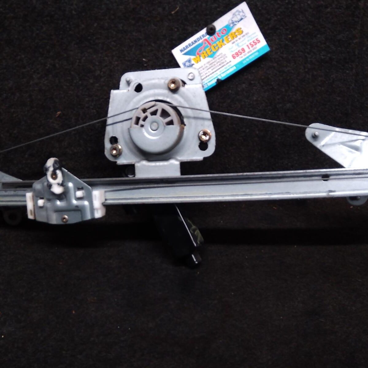 2005 HOLDEN COMMODORE LEFT REAR WND REG/MOTOR