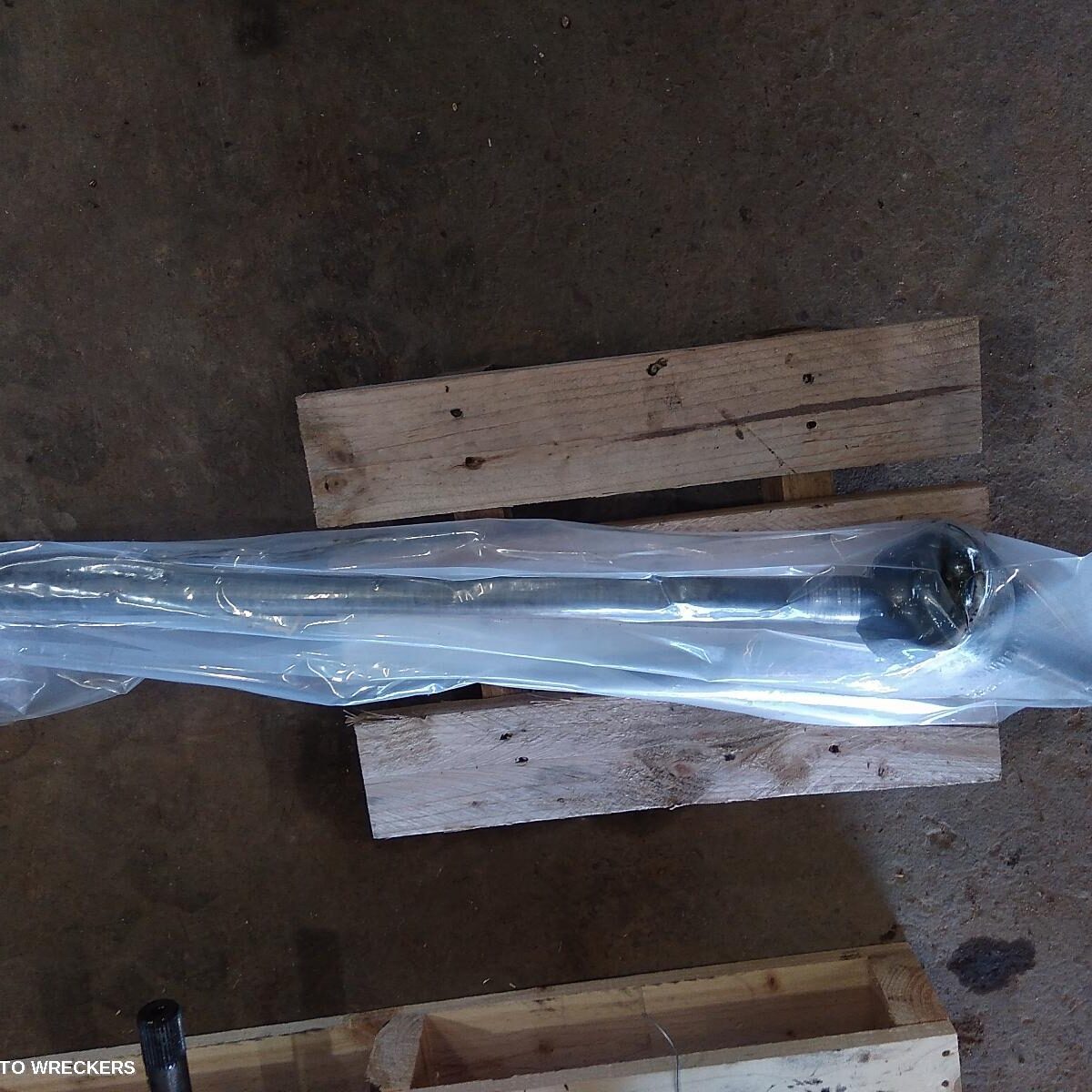 1999 TOYOTA LANDCRUISER Left Driveshaft
