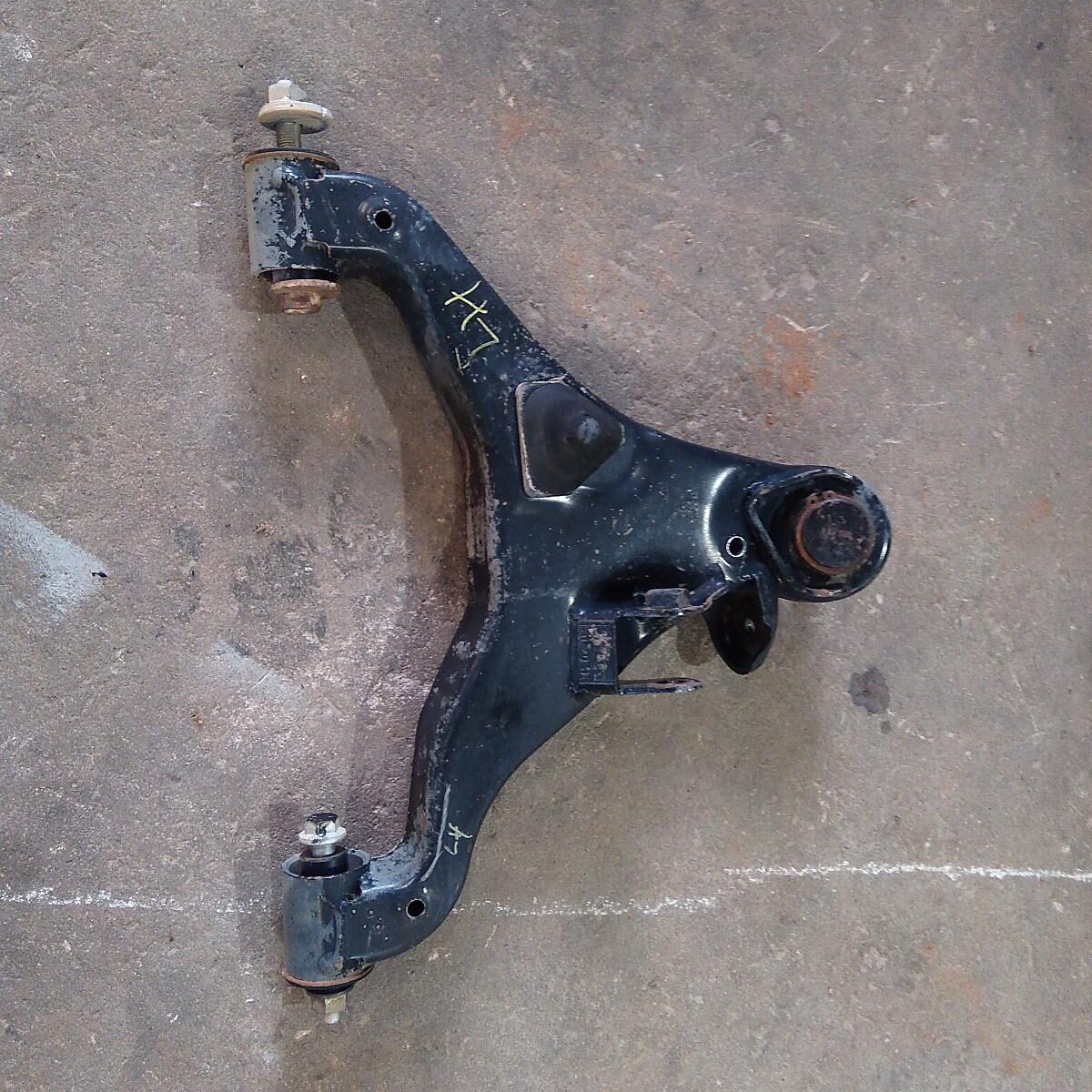 2007 NISSAN NAVARA LEFT FRONT LOWER CONTROL ARM
