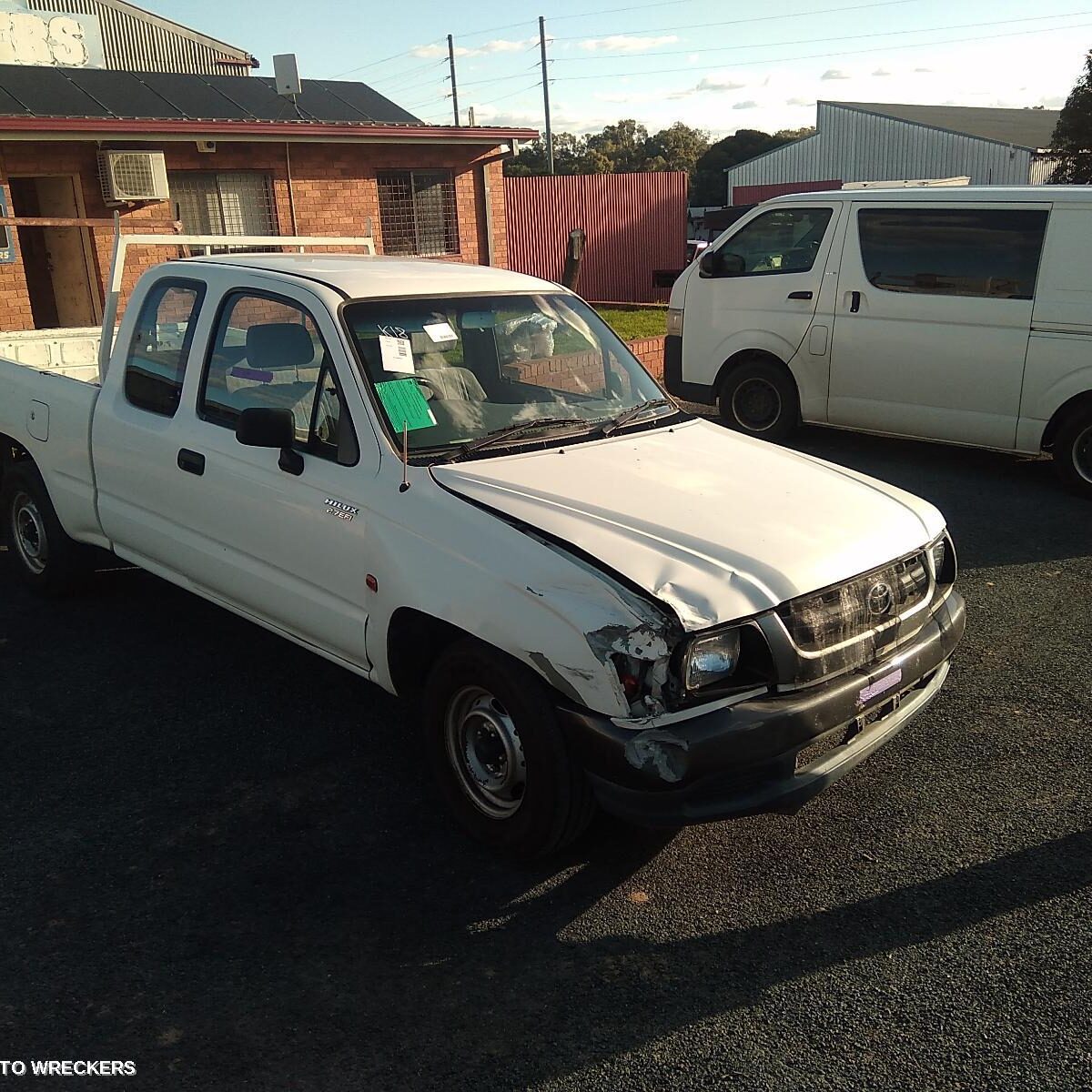 2002 TOYOTA HILUX Fan