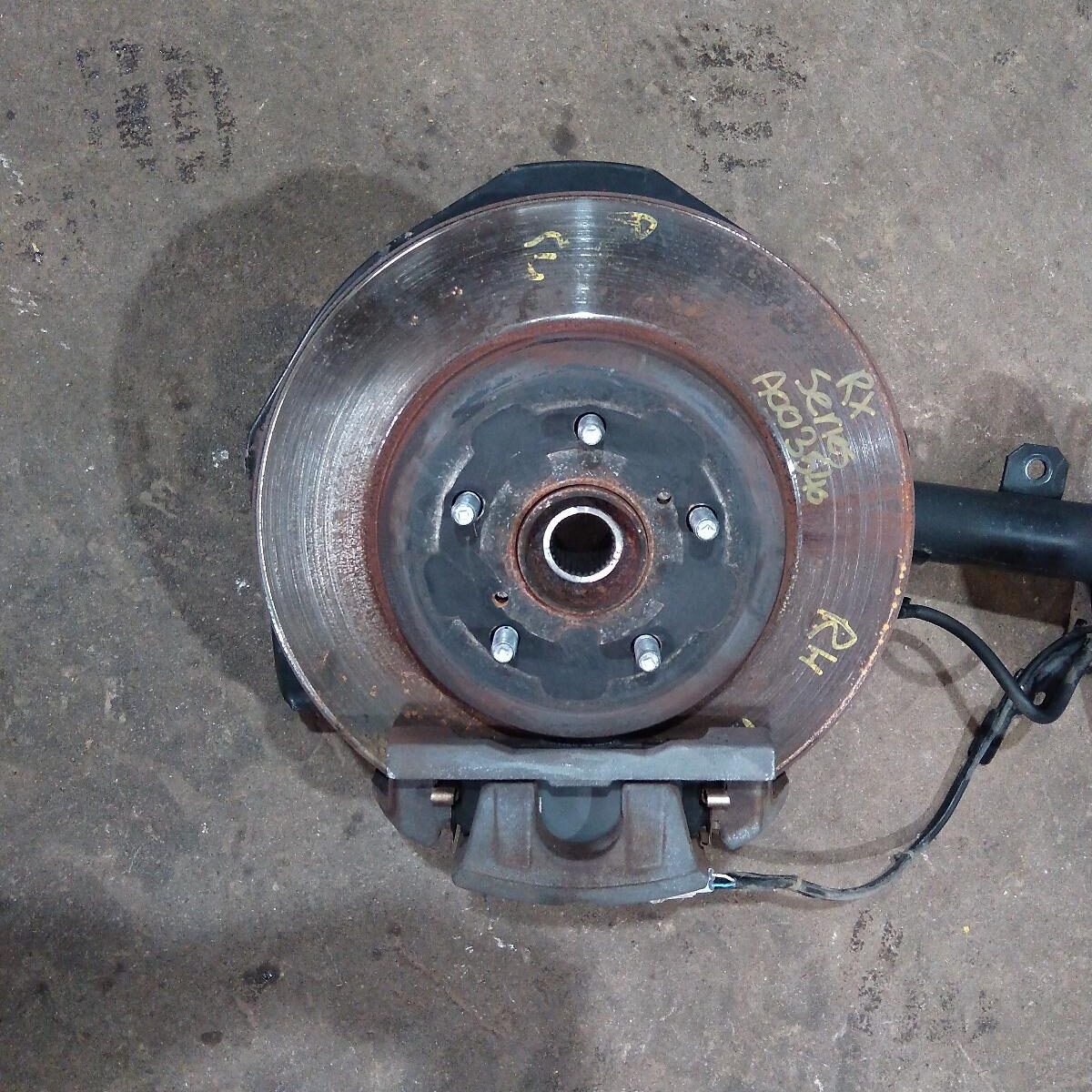 2006 LEXUS RX SERIES RIGHT FRONT HUB ASSEMBLY