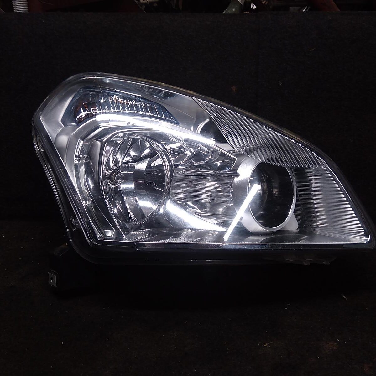 2010 NISSAN DUALIS RIGHT HEADLAMP