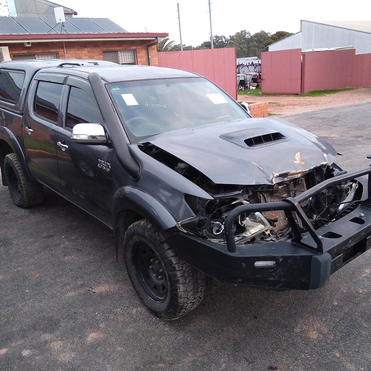 2014 TOYOTA HILUX CONSOLE