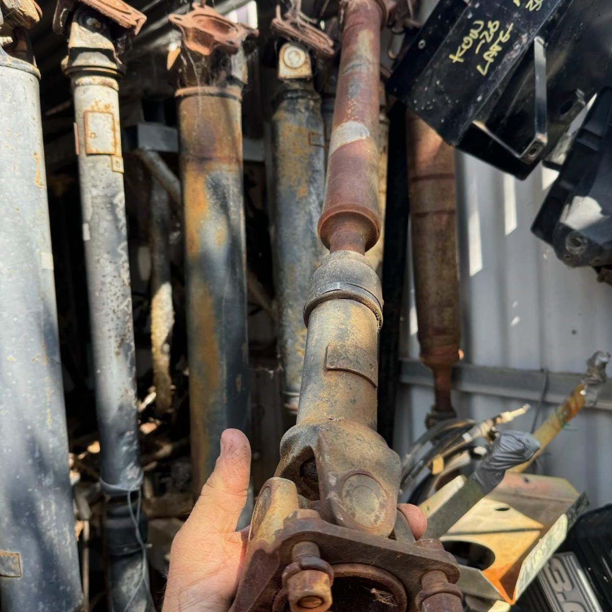 1990 NISSAN PATROL FRONT PROP SHAFT