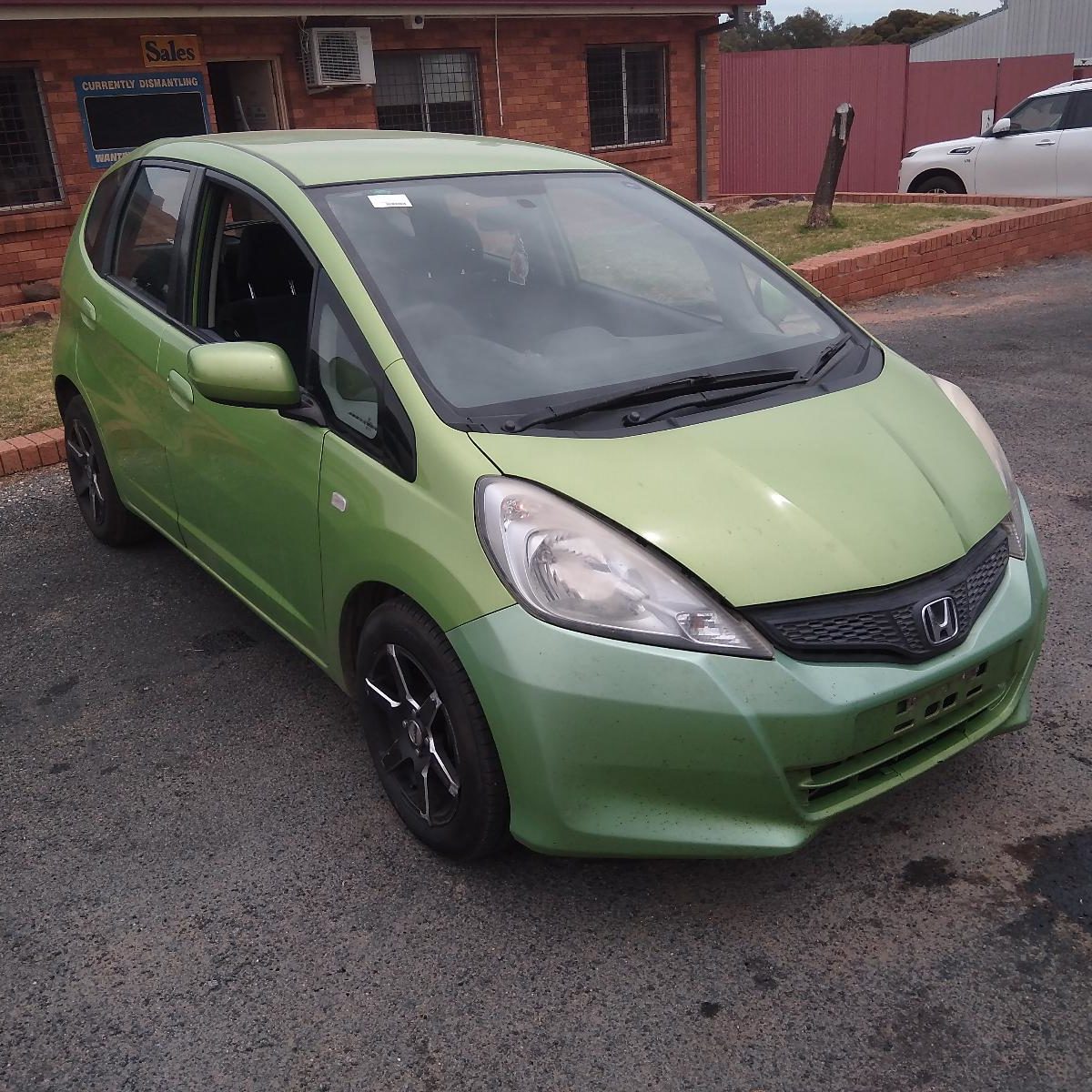 2012 HONDA JAZZ LEFT FRONT DOOR