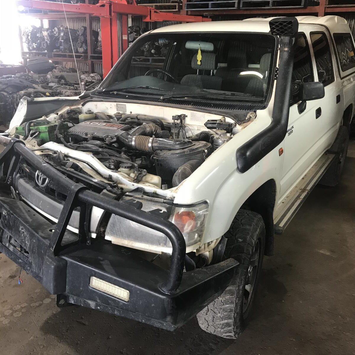 2003 TOYOTA HILUX FRONT BUMPER