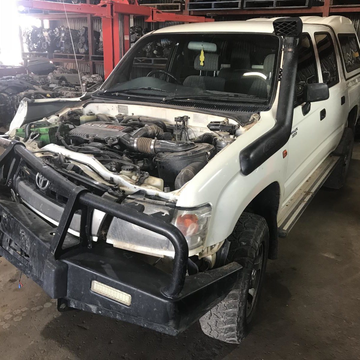 2003 TOYOTA HILUX AIR CLEANER DUCT/HOS