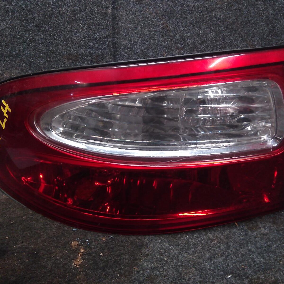 2001 HOLDEN COMMODORE LEFT TAILLIGHT