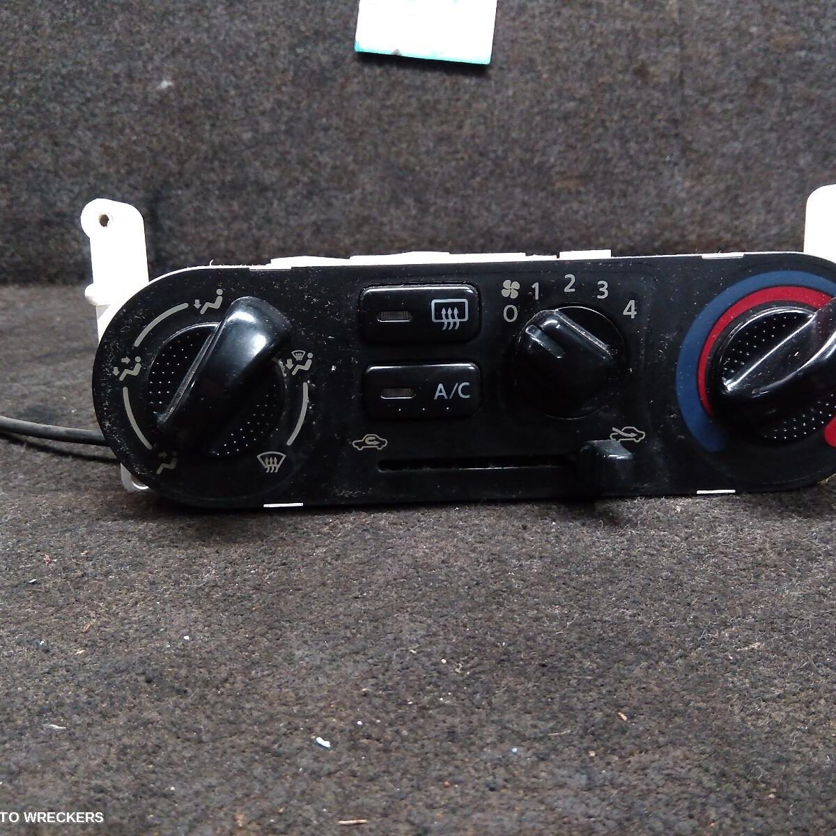 2004 NISSAN PULSAR Heater/Ac Controls