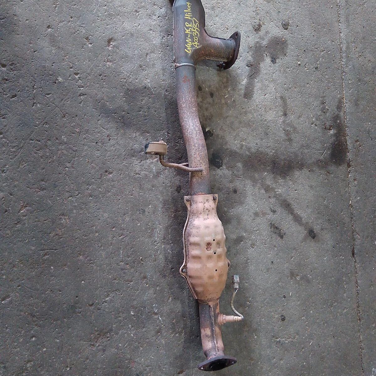 2011 TOYOTA HILUX CATALYTIC CONVERTER