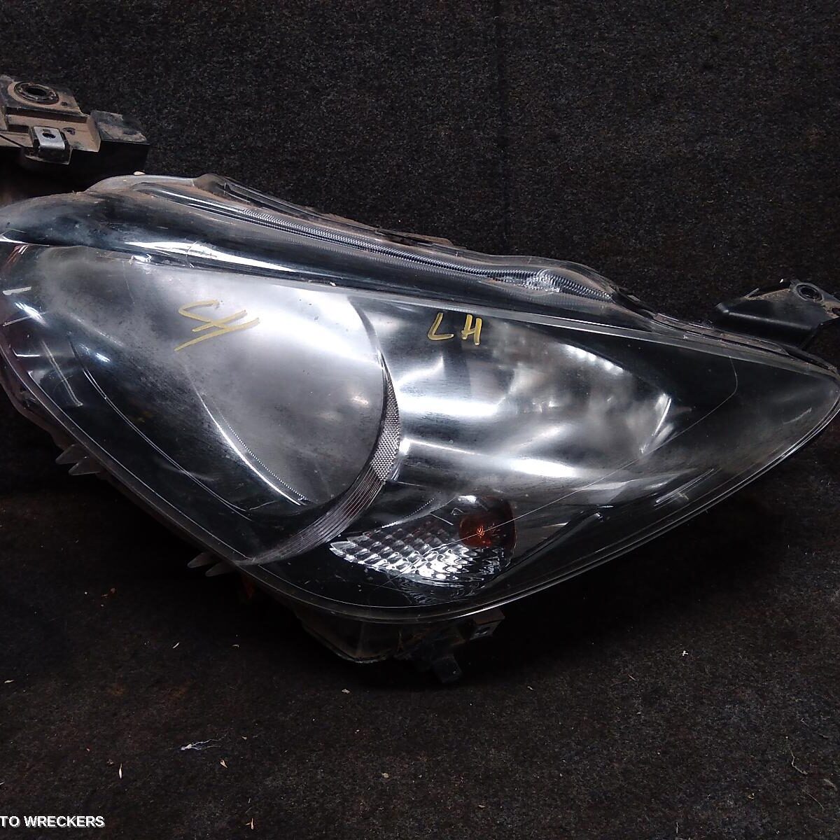 2016 MAZDA 2 Left Headlamp