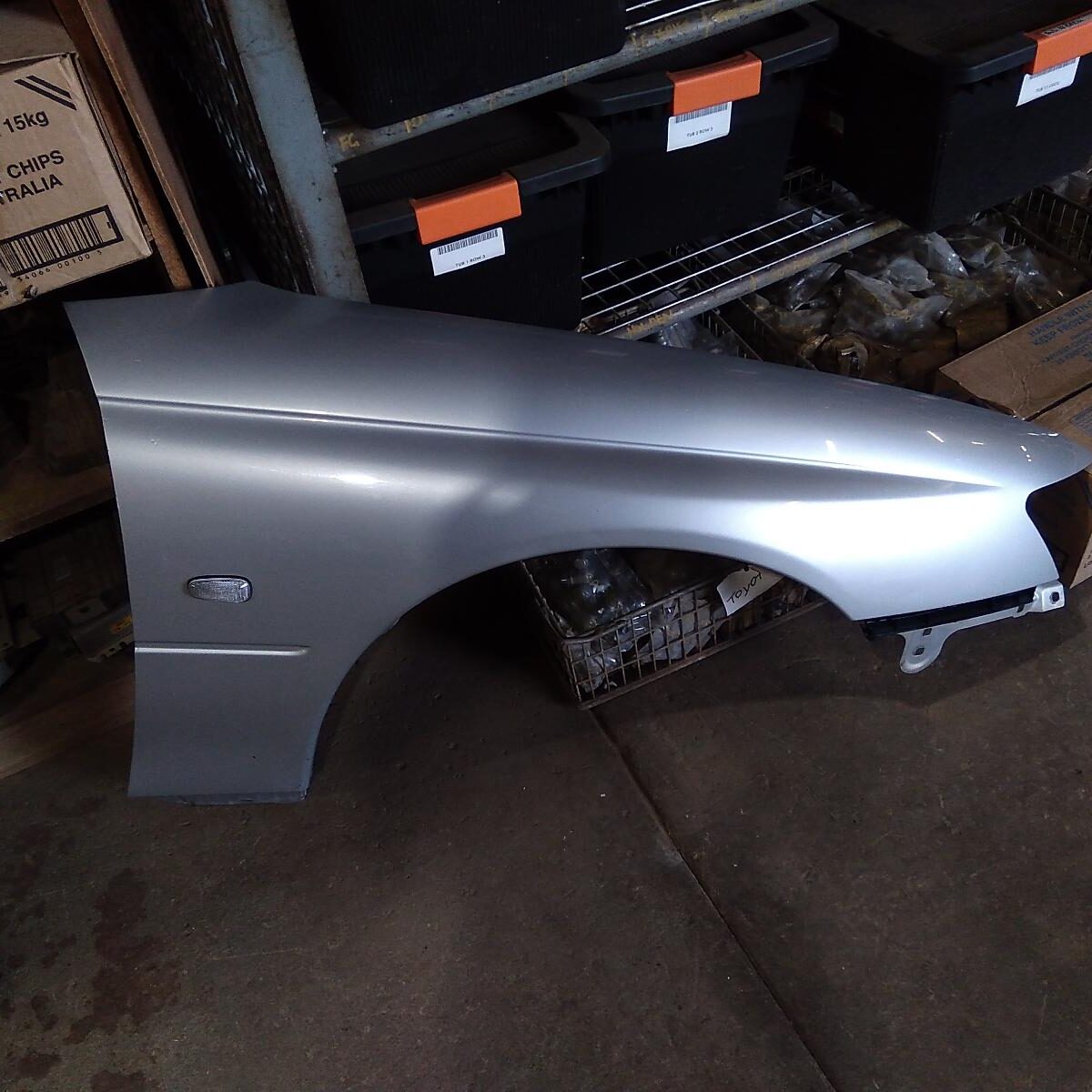 2006 HOLDEN COMMODORE Right Guard
