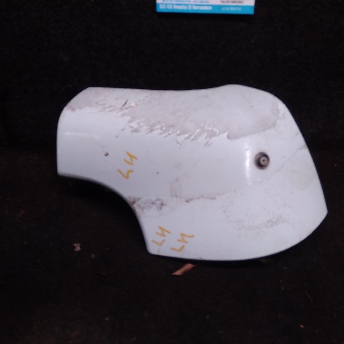 2000 HOLDEN COMMODORE C PILLAR MOULDING