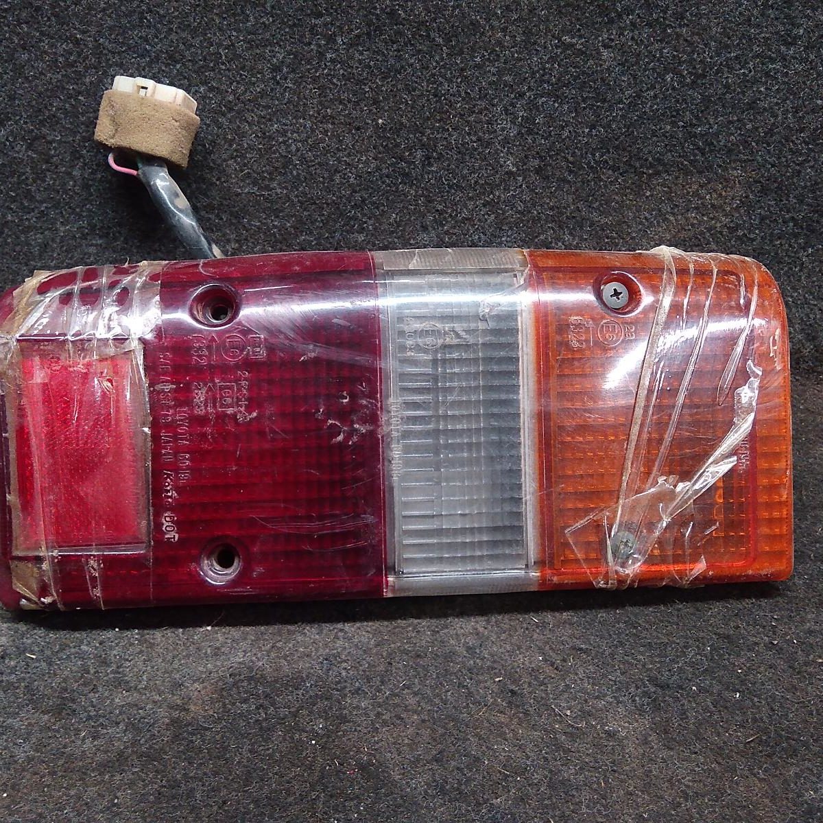 1985 TOYOTA LANDCRUISER LEFT TAILLIGHT