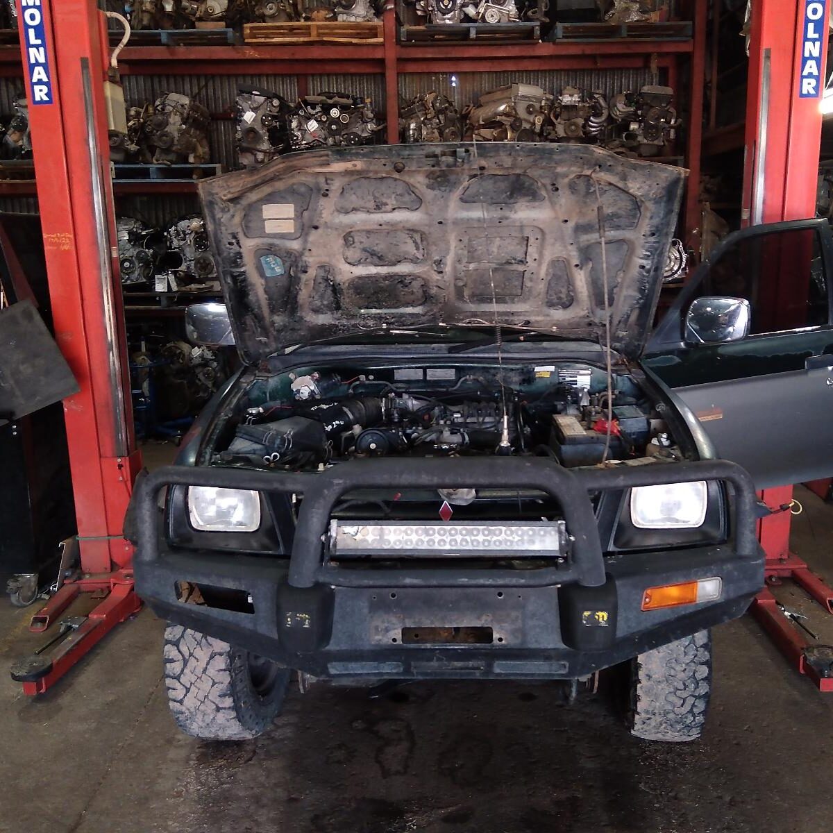 2000 MITSUBISHI TRITON BRAKE COMP VALVE