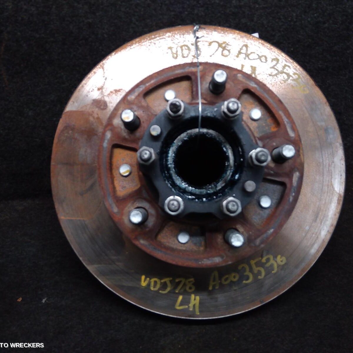 2012 TOYOTA LANDCRUISER Left Front Hub Assembly