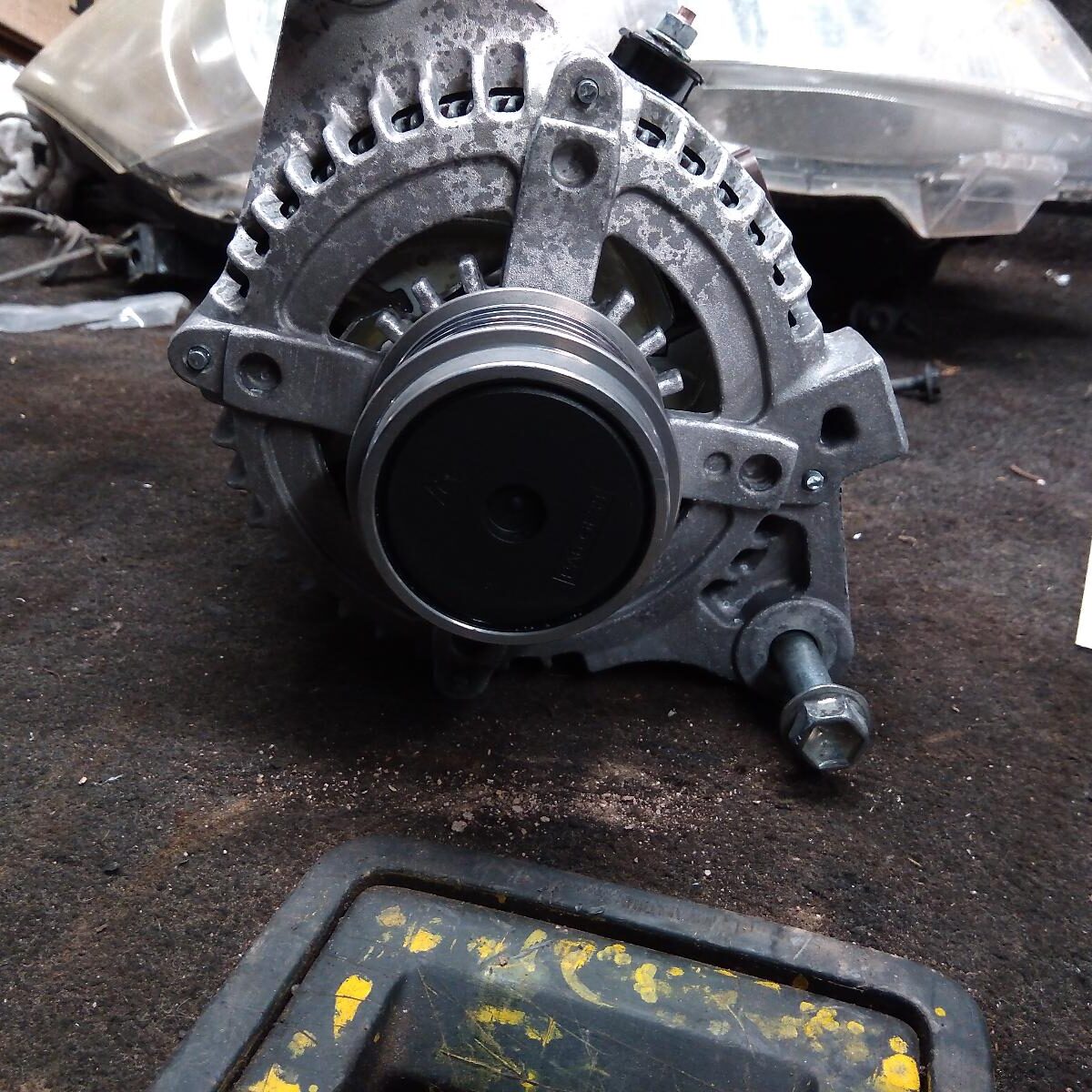 2011 TOYOTA COROLLA ALTERNATOR