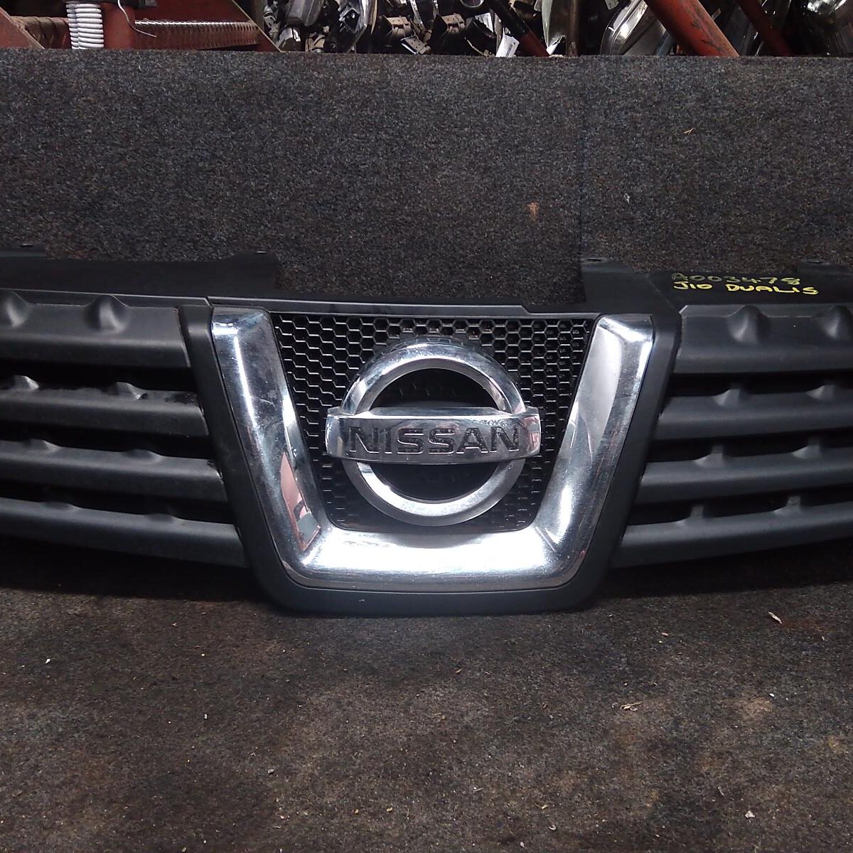 2010 NISSAN DUALIS GRILLE