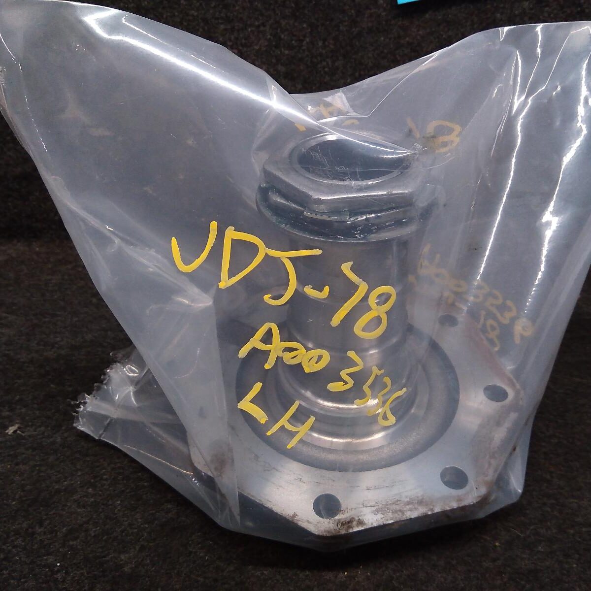 2012 TOYOTA LANDCRUISER STUB AXL/BEARING CAR