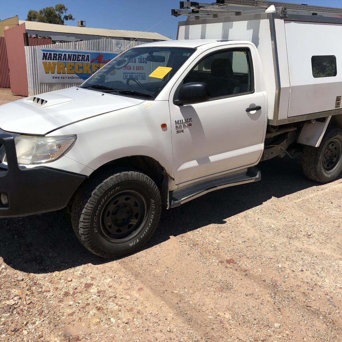 2012 TOYOTA HILUX RIGHT FRONT WINDOW REG/MOTOR