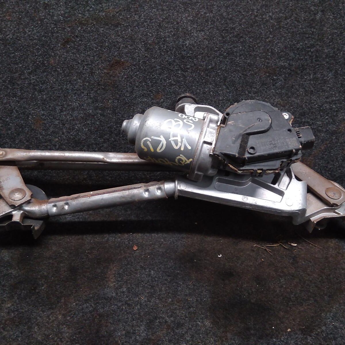 2011 TOYOTA YARIS WIPER MOTOR