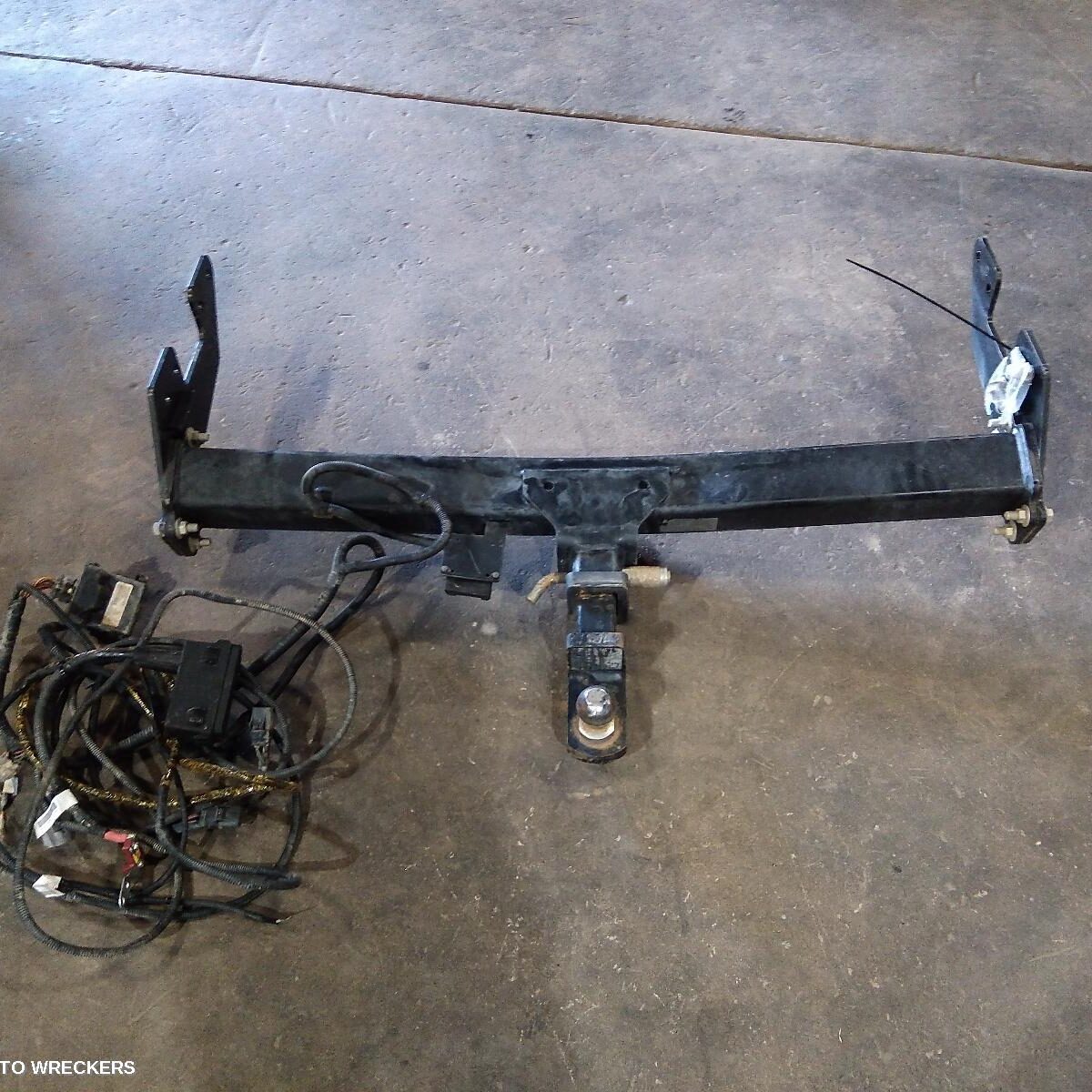 2017 TOYOTA HILUX Towbar