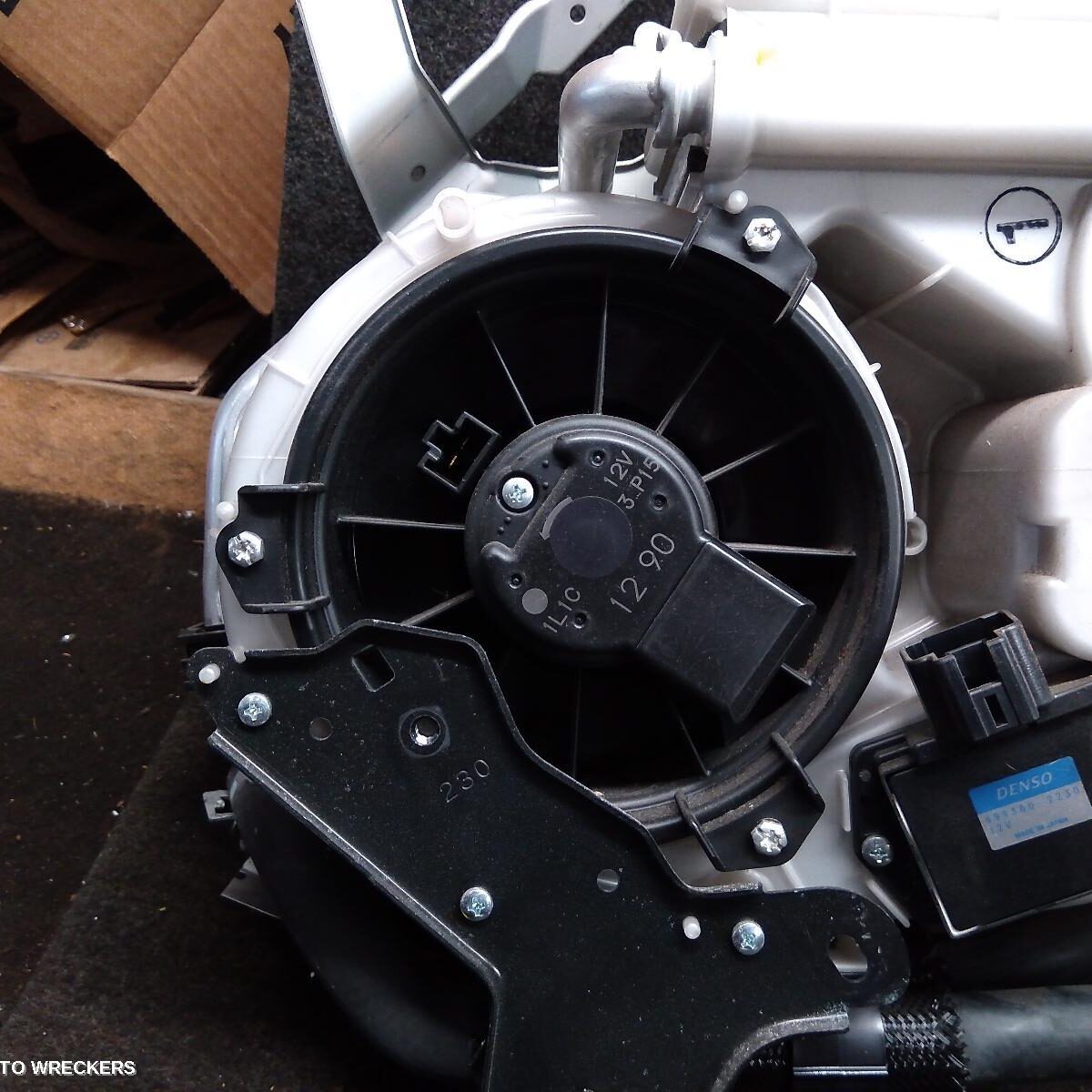 2012 TOYOTA PRADO Heater Fan Motor