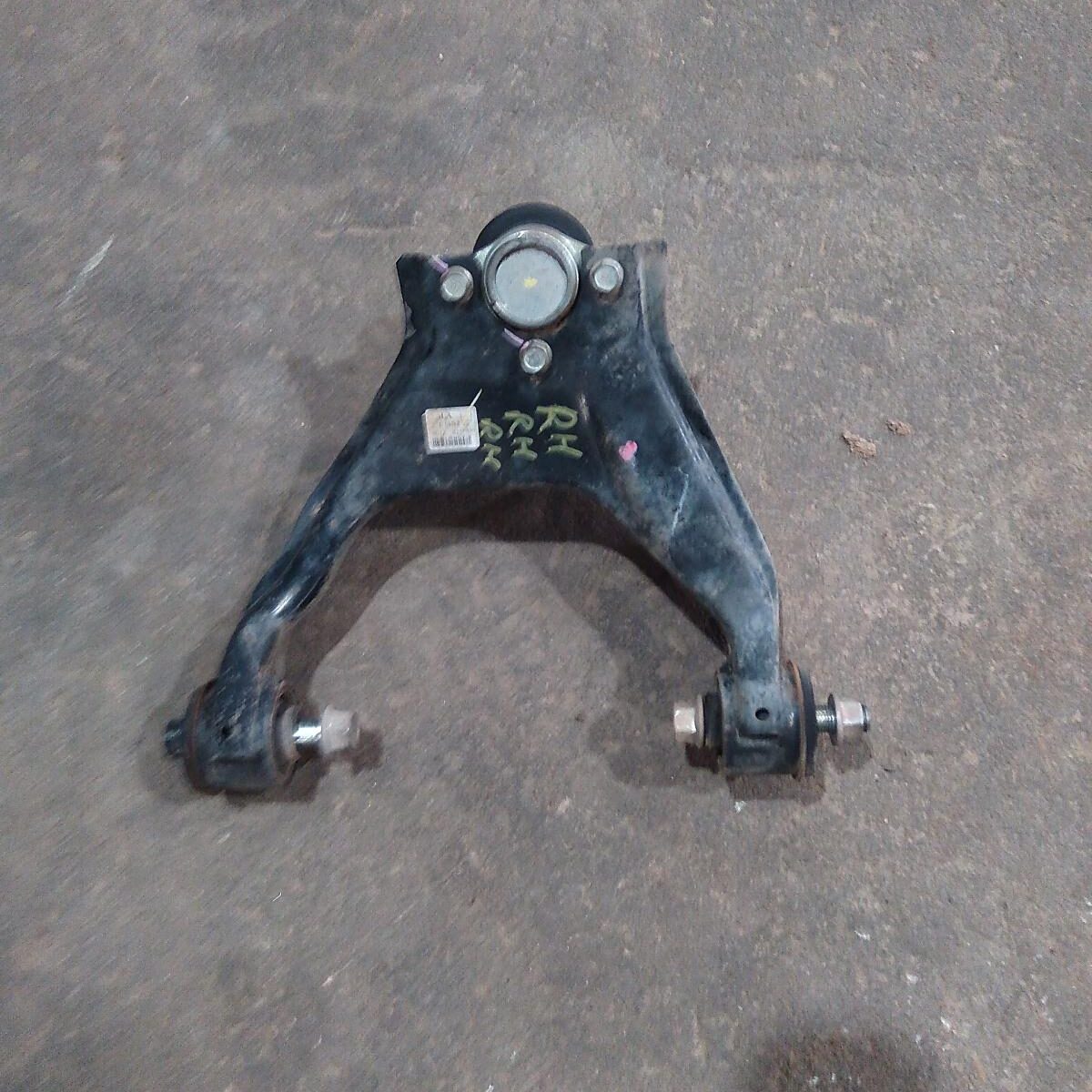 2014 MITSUBISHI TRITON RIGHT FRONT UPPER CONTROL ARM