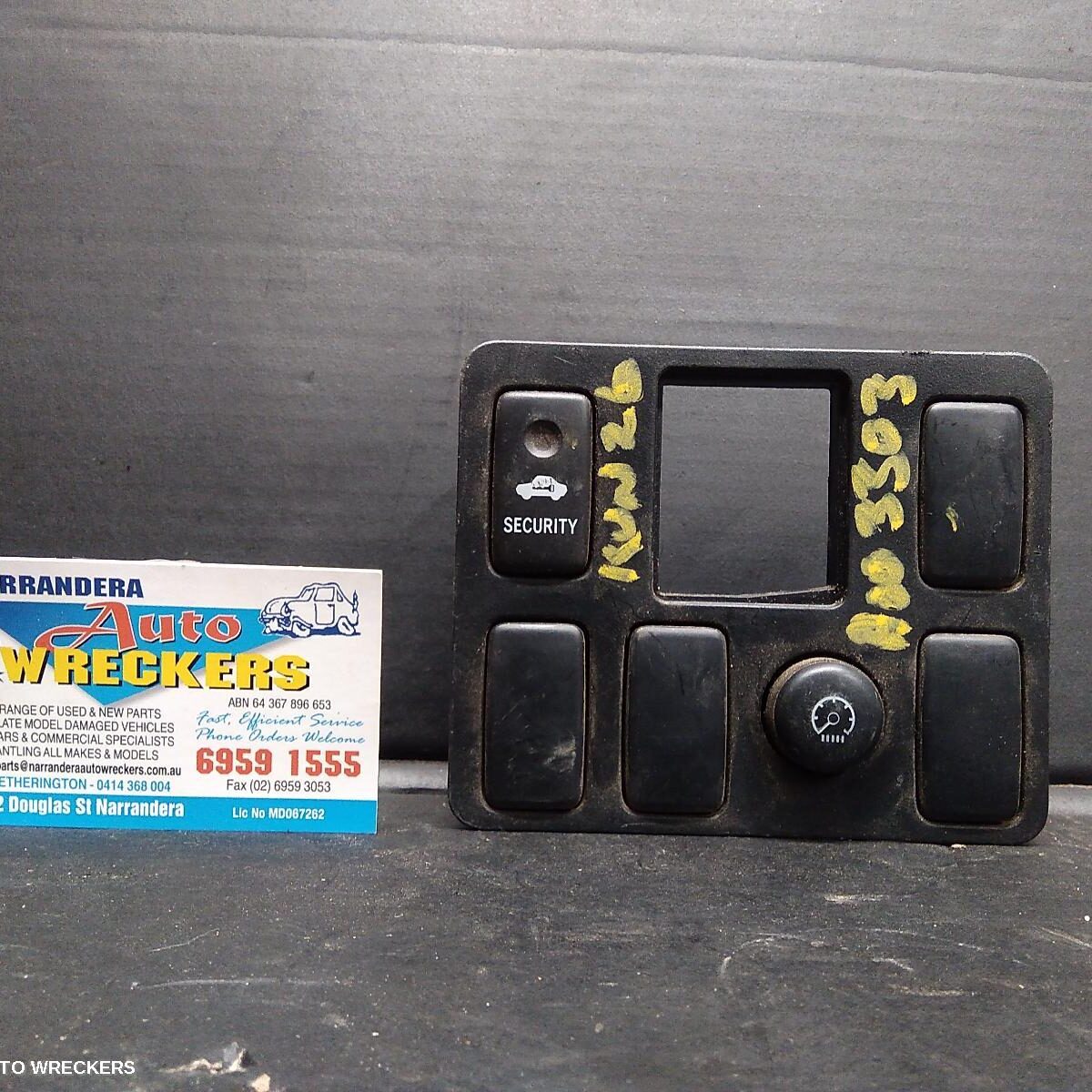 2015 TOYOTA HILUX Misc Switch/Relay