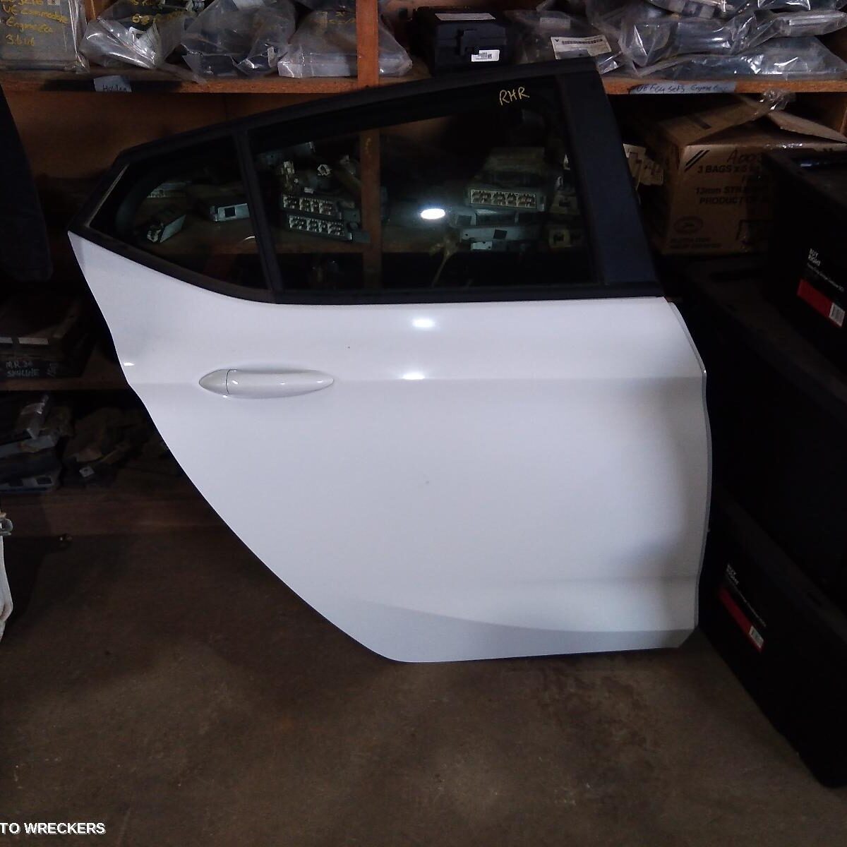 2017 HOLDEN ASTRA RIGHT REAR DOOR SLIDING