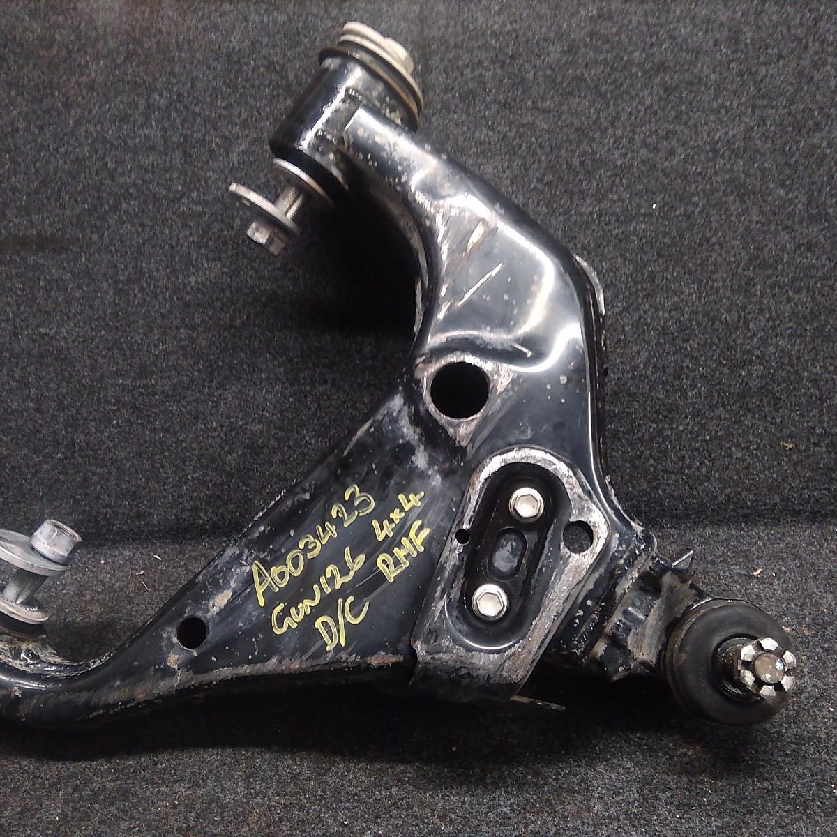 2019 TOYOTA HILUX RIGHT FRONT LOWER CONTROL ARM