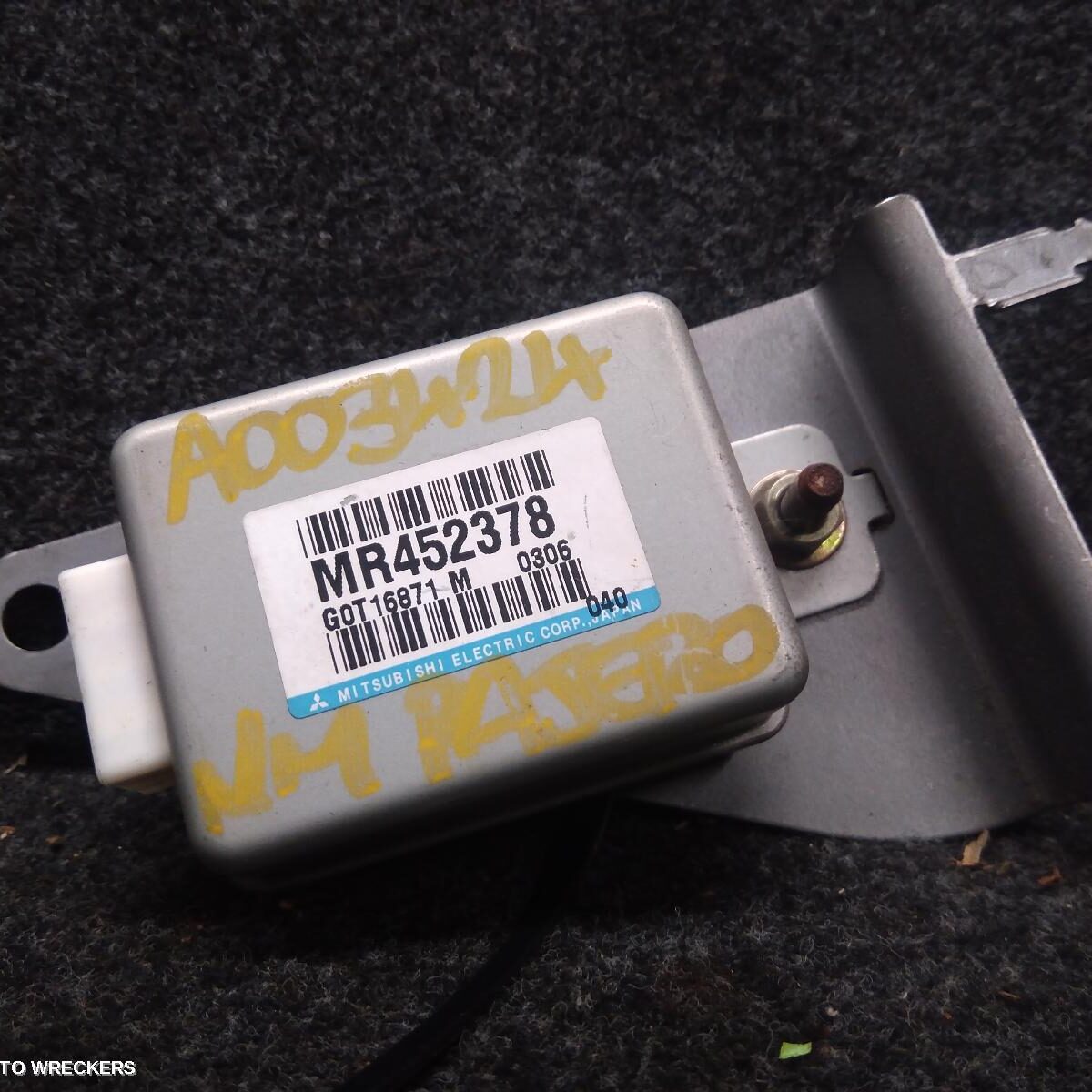 2000 MITSUBISHI PAJERO Misc Switch/Relay