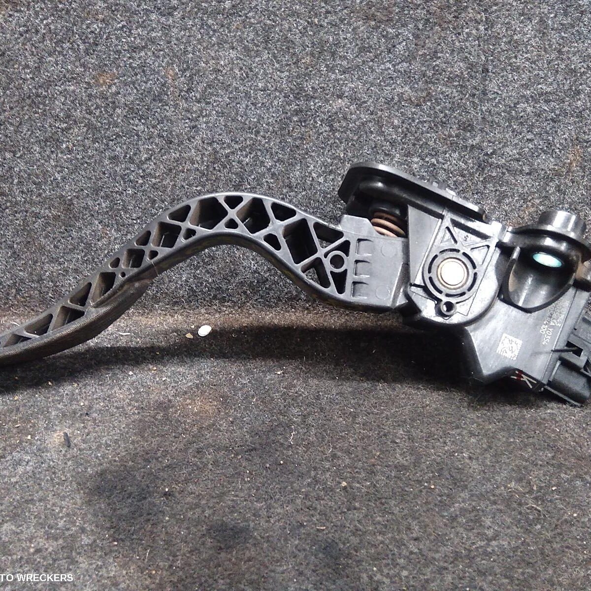 2008 MITSUBISHI LANCER Pedal Assembly