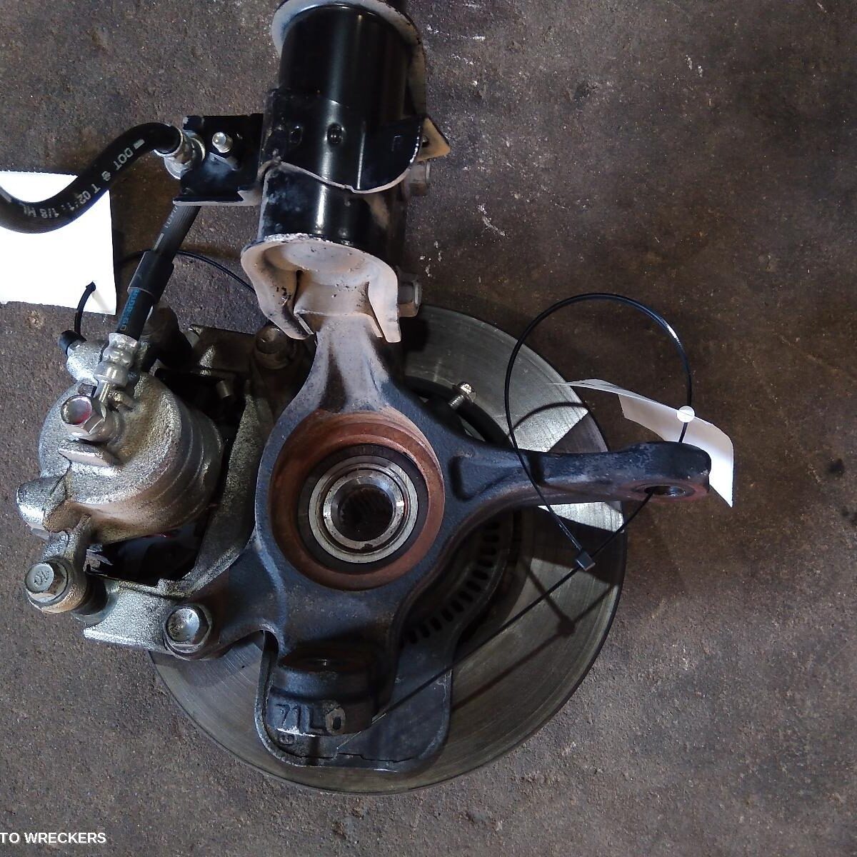 2011 SUZUKI SWIFT Right Front Hub Assembly