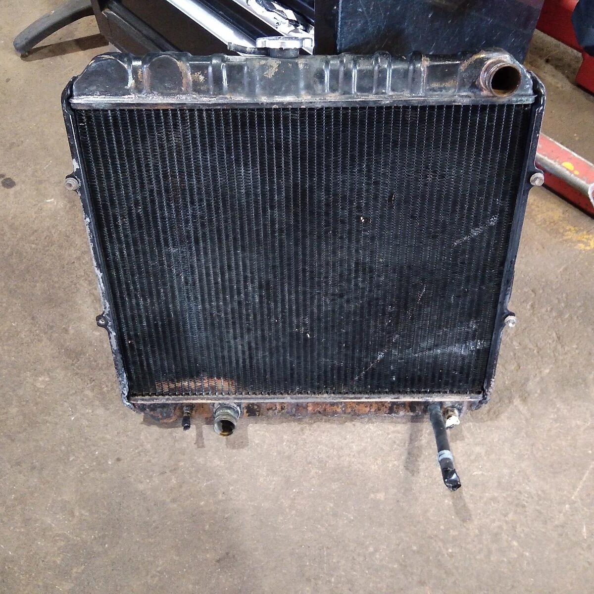 1996 TOYOTA HILUX RADIATOR