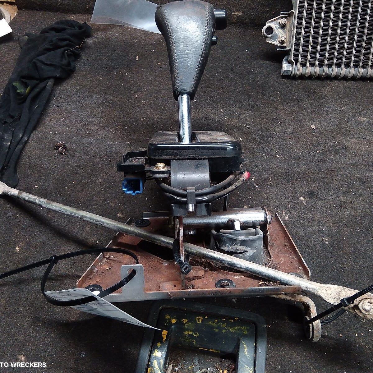 1999 TOYOTA LANDCRUISER Gear Stick/Shifter