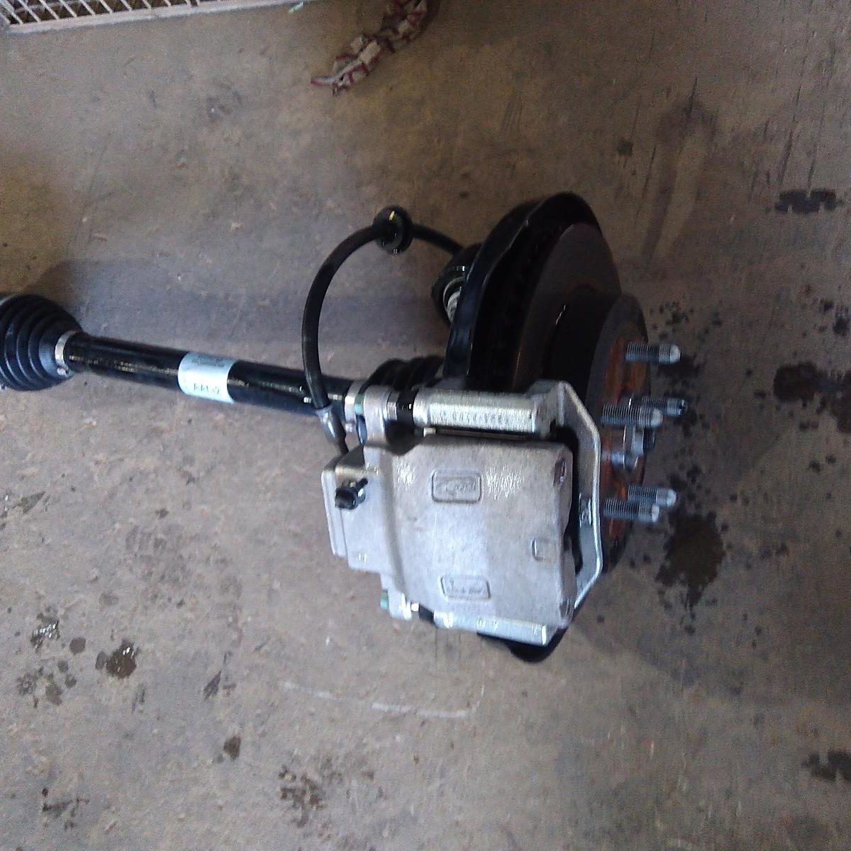 2015 HOLDEN COMMODORE RIGHT REAR HUB ASSEMBLY