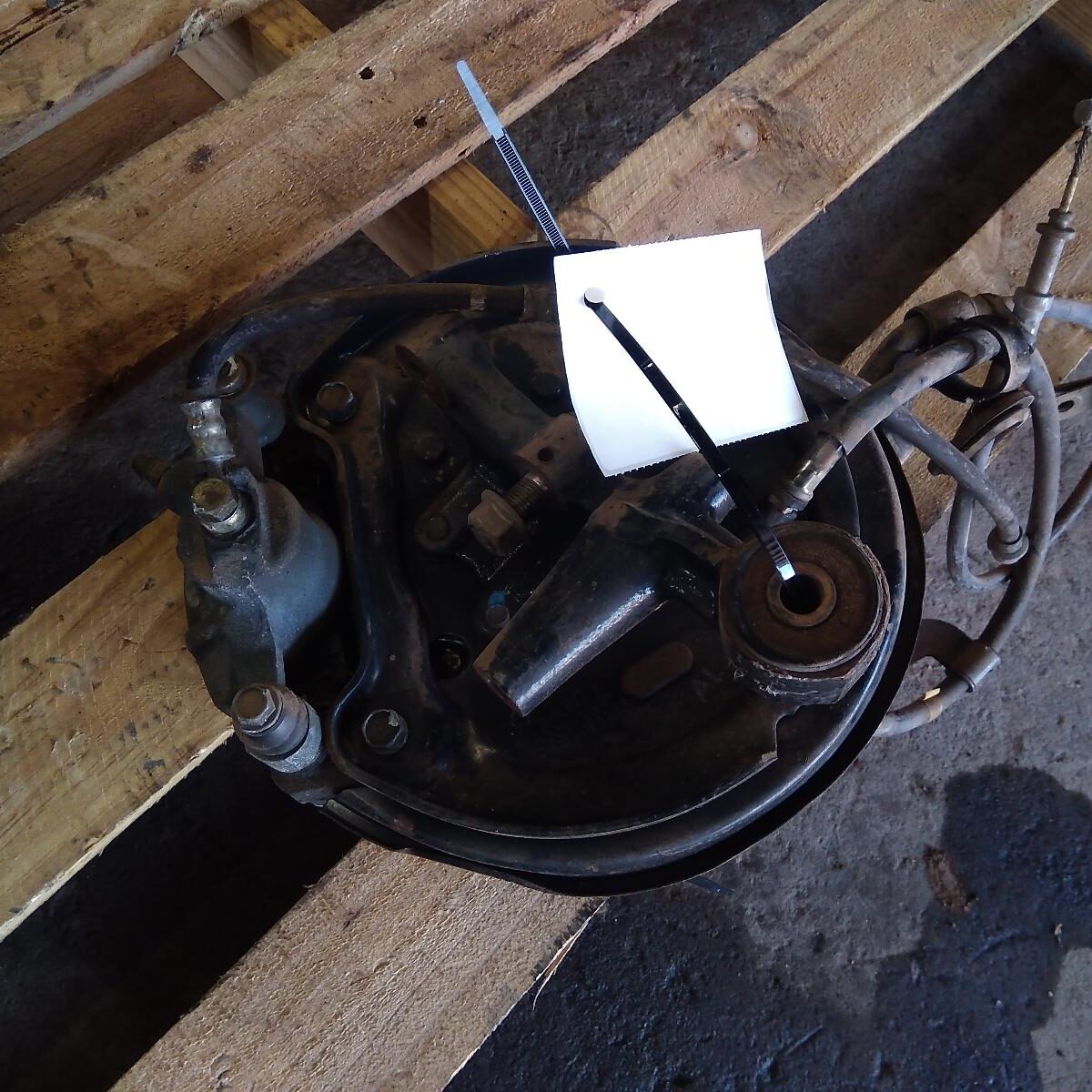 1992 SUBARU LIBERTY LEFT REAR HUB ASSEMBLY